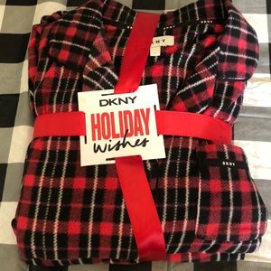 DKNY holiday wishes pajama set